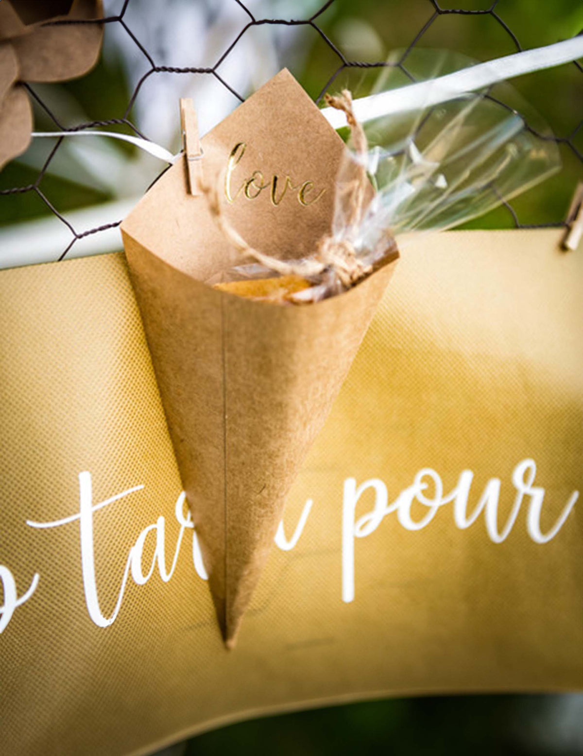 Mise en situation du cornet kraft Love pour mariage