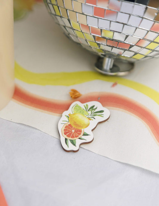 100 confetes fizz cítricos de papel creme, laranja, amarelo e ouro, motivos variados