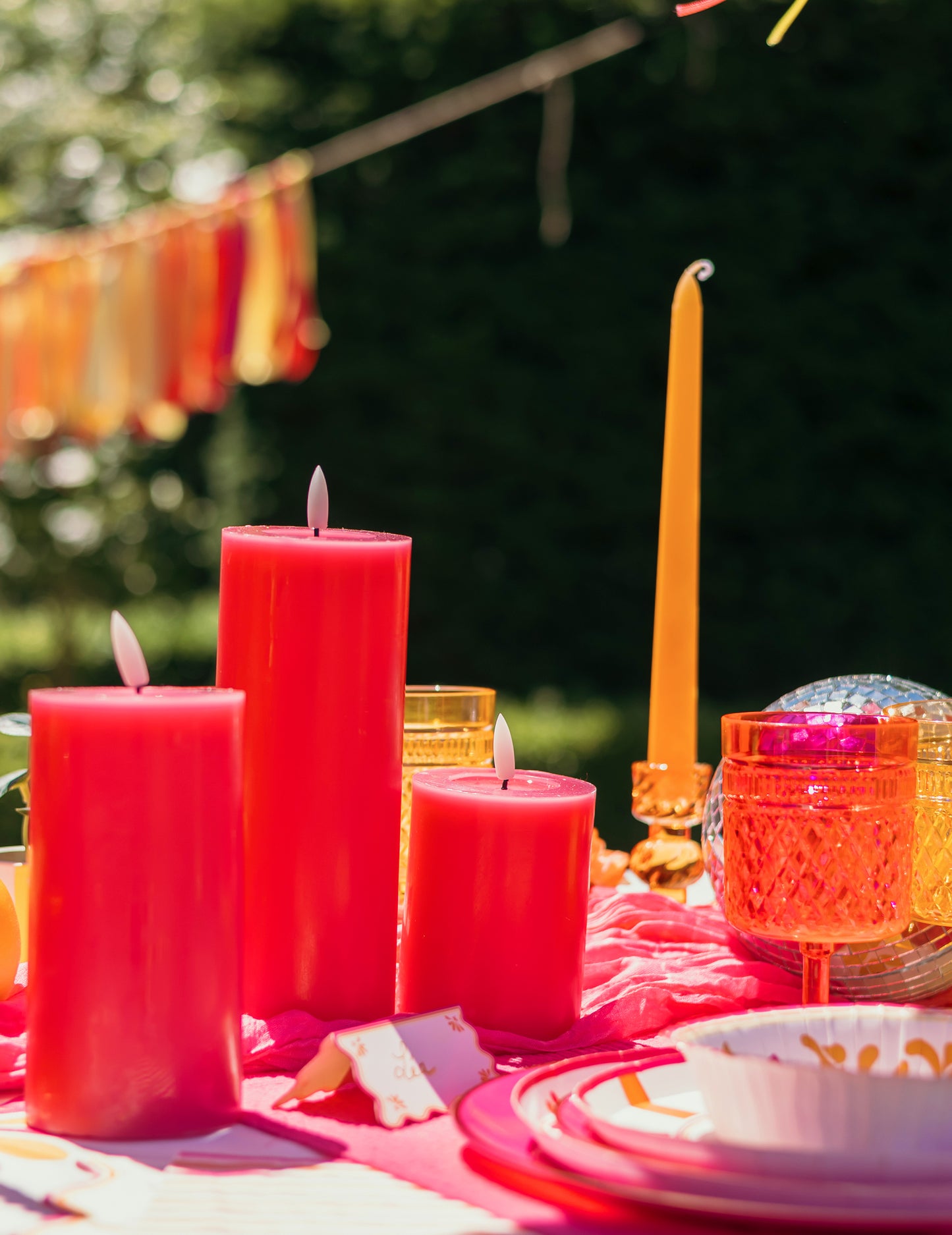 2 velas tipo candelabro laranja 25 cm