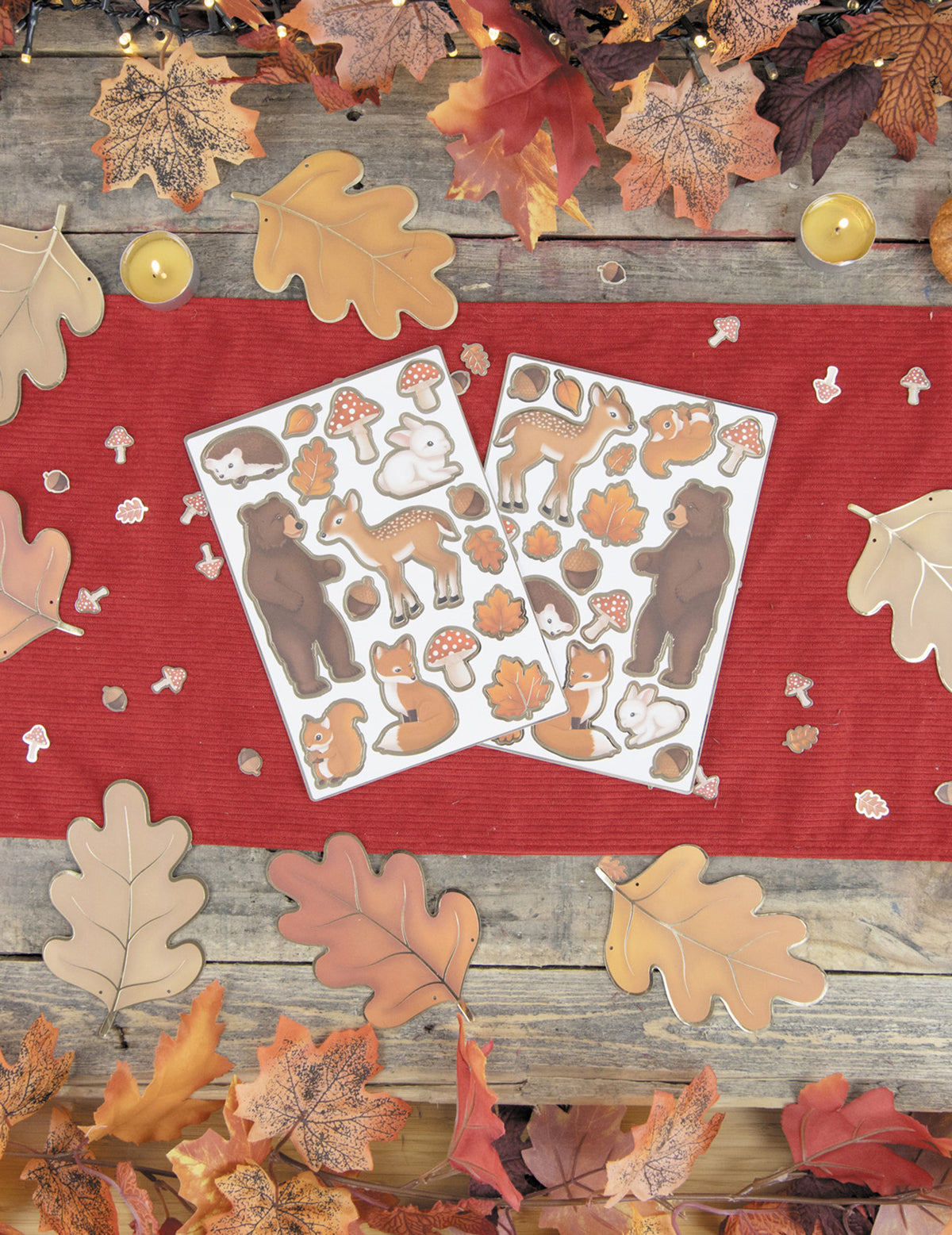 Vue de dessus des deux planches du stickers woodland animaux des bois