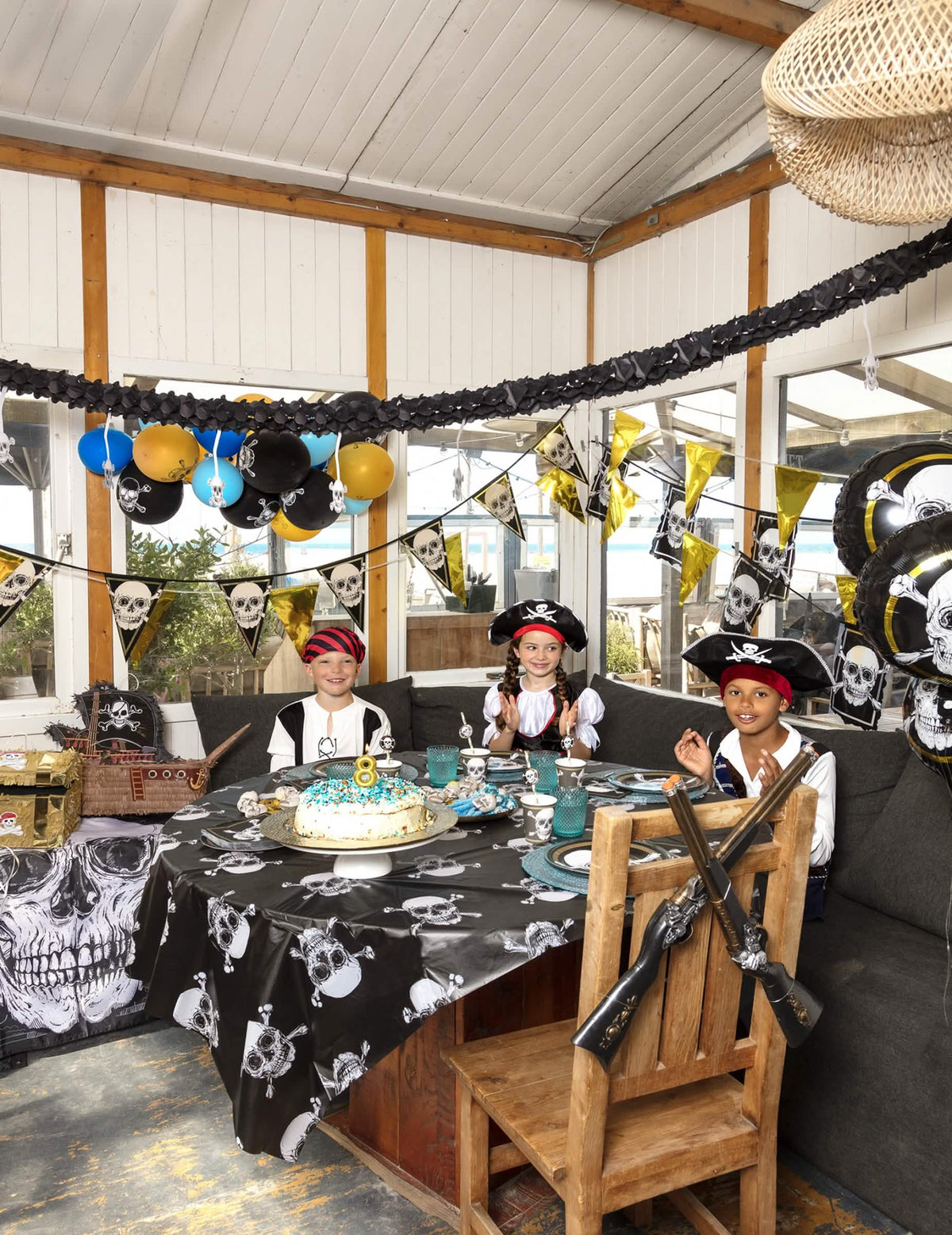 Decoração de aniversário com balões de látex pirata