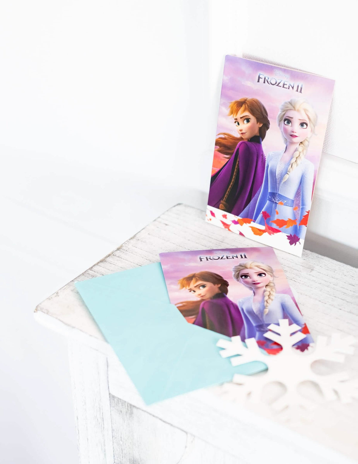 Detalhe do cartão e do envelope dos Cartões de convite e envelopes Frozen 2