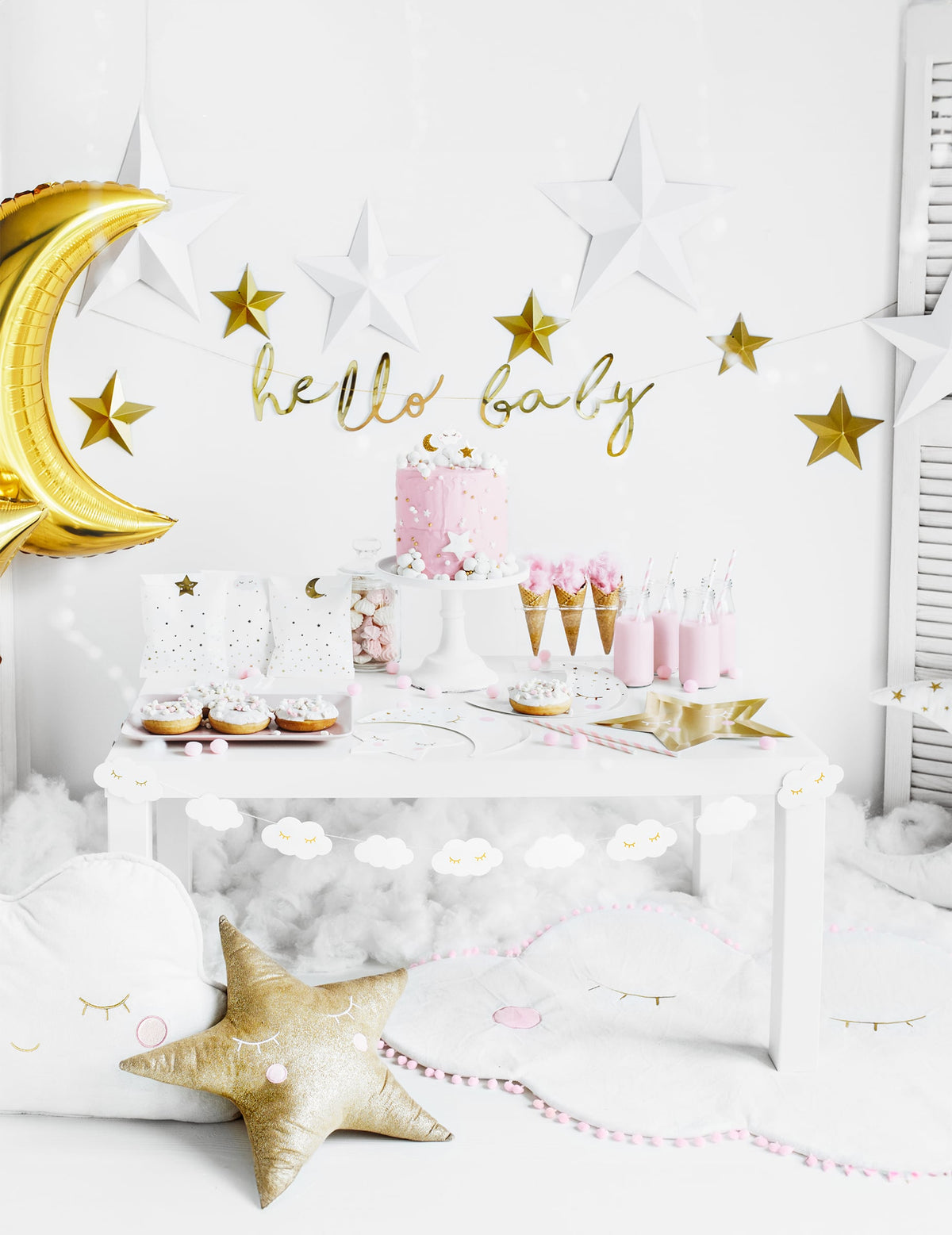 Mise en scène baby shower des 6 étoiles à suspendre 3D noël