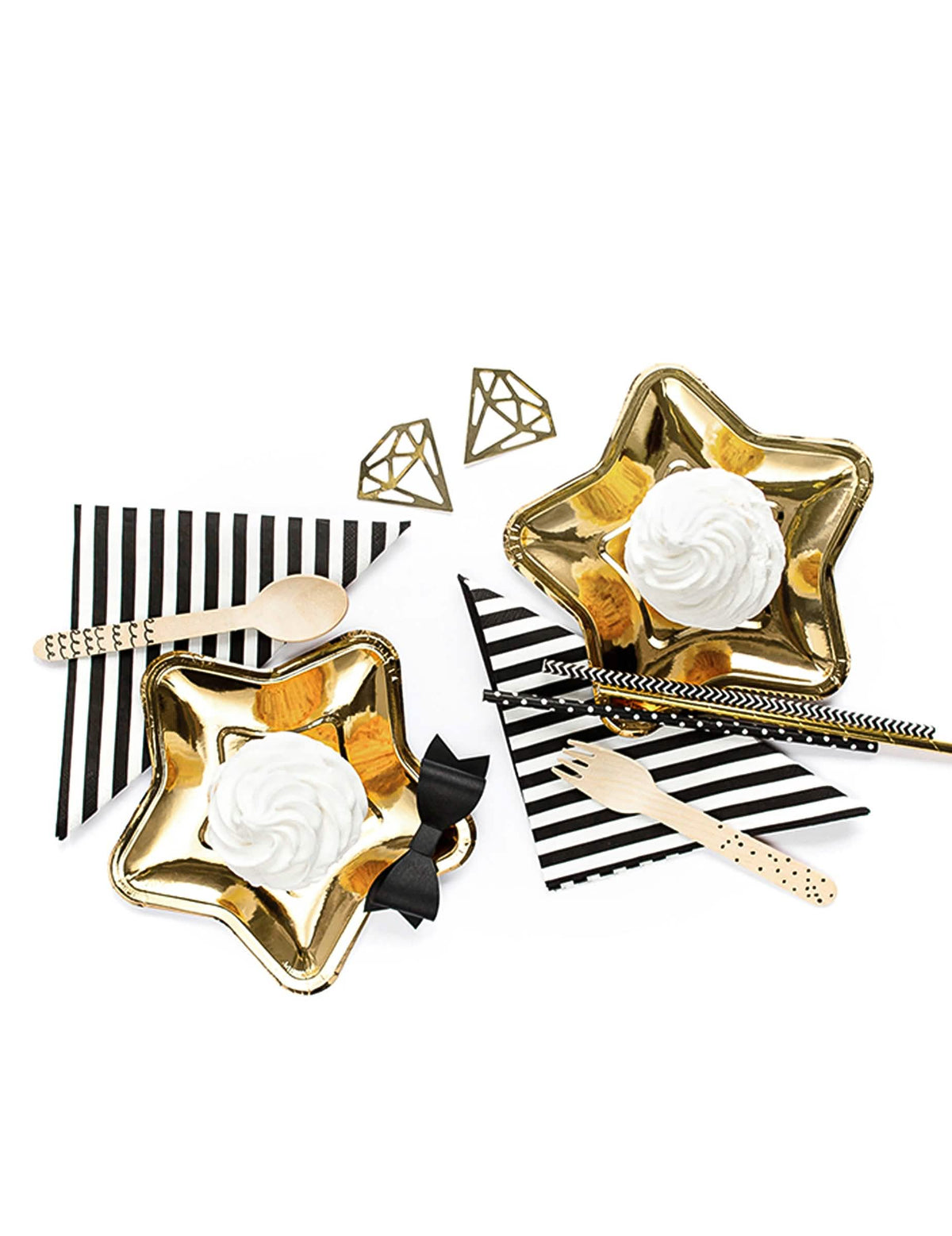 Apresentação de mesa de pratos de cartão estrela para festa metálica dourado