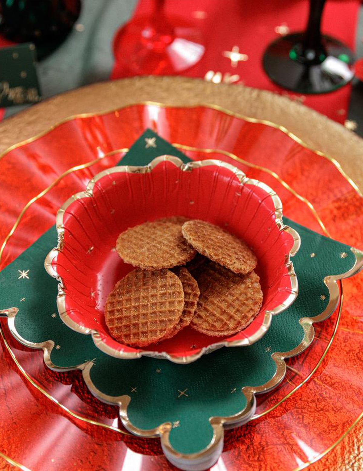8 tigelas de Natal atemporal vermelho e dourado 13,5 cm