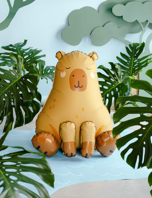 Mise en situation dans un décor tropical du ballon aluminium Capybara