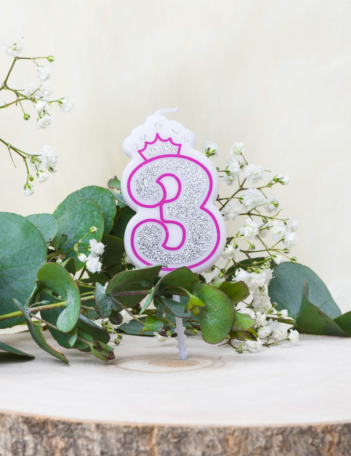 Mise en scène da vela de aniversário número 3 princesa