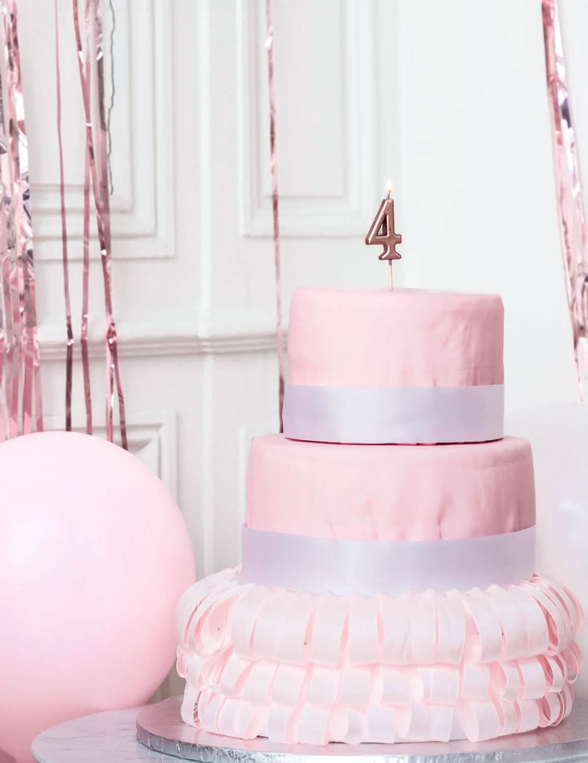 Decoração para bolo de uma vela de aniversário número 4