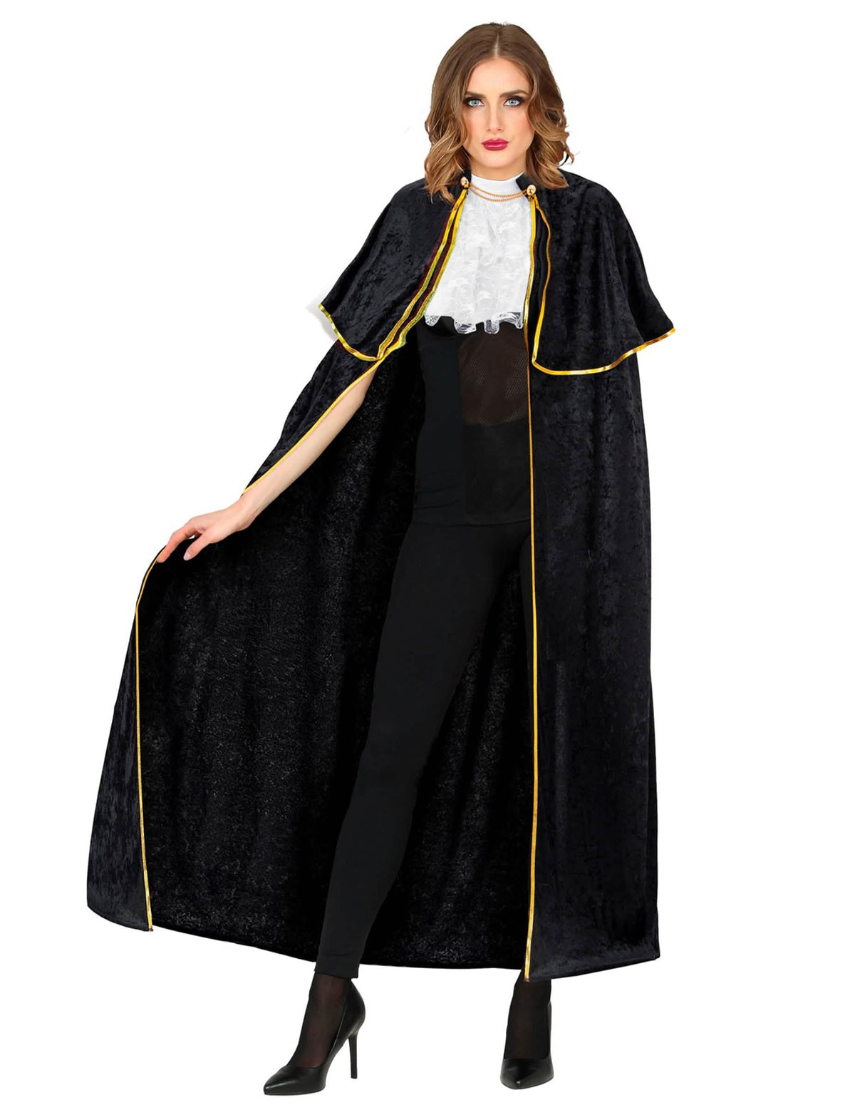 Vista frontal da capa de sedutor veneziano com plastrão plissado