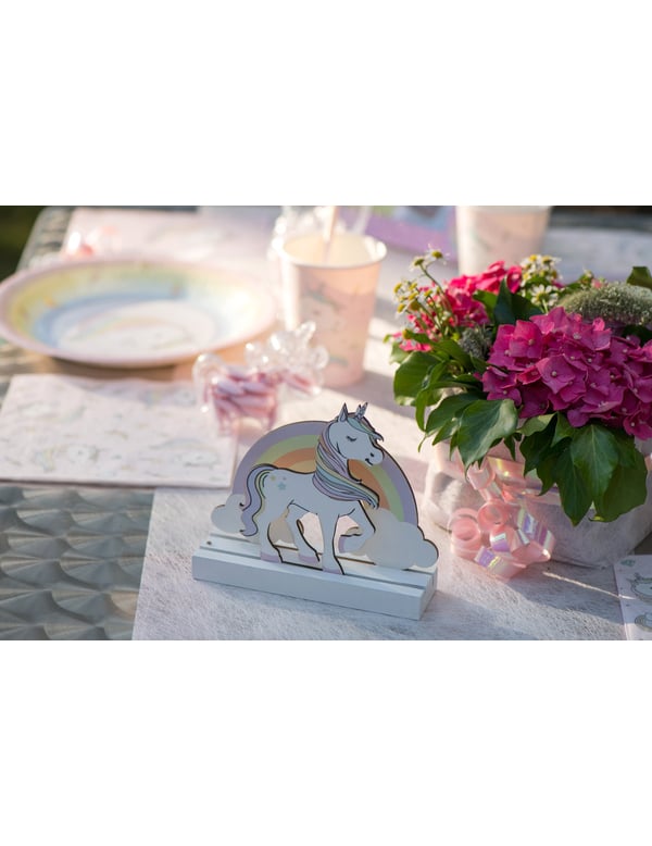 Mise en situation du centre de table en bois licorne