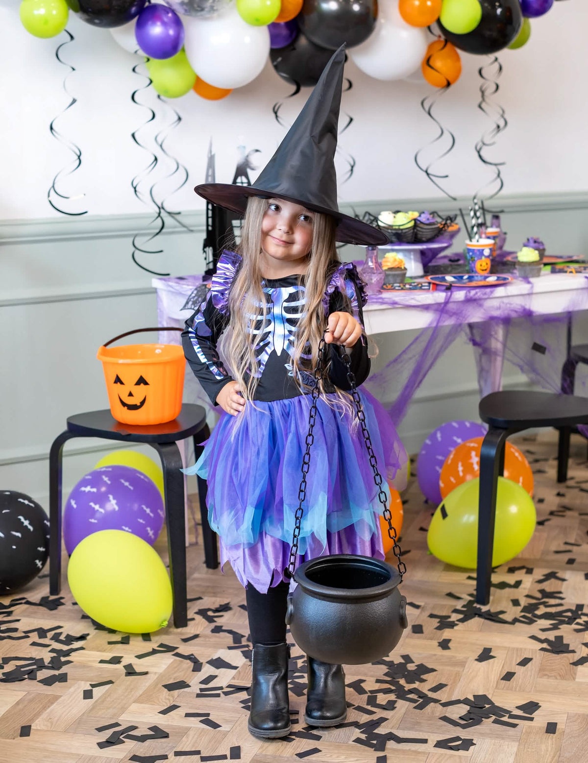 Encenação do caldeirão de bruxa para halloween