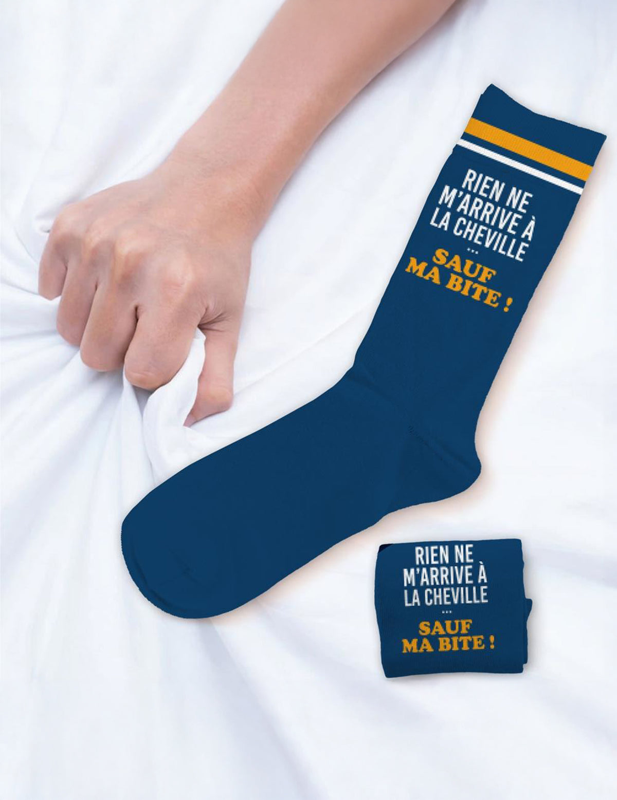 Vue à plat et pliée des Chaussettes humoristiques Rien ne m'arrive à la cheville