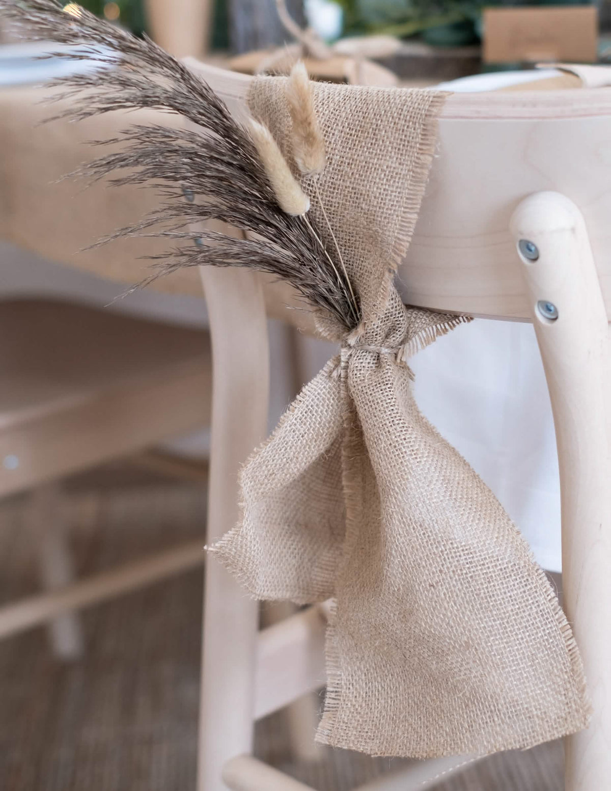 Laço decorativo para cadeira do caminho de mesa em serapilheira para decoração natural