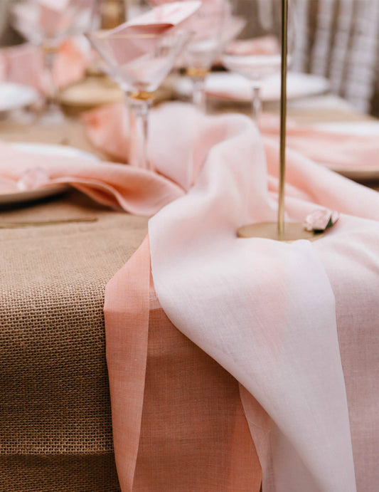Caminho de mesa em musselina rosa 28 cm x 5 m para casamento