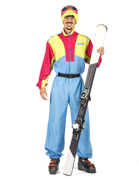 Vue avec skis de la combinaison de ski vintage pour homme
