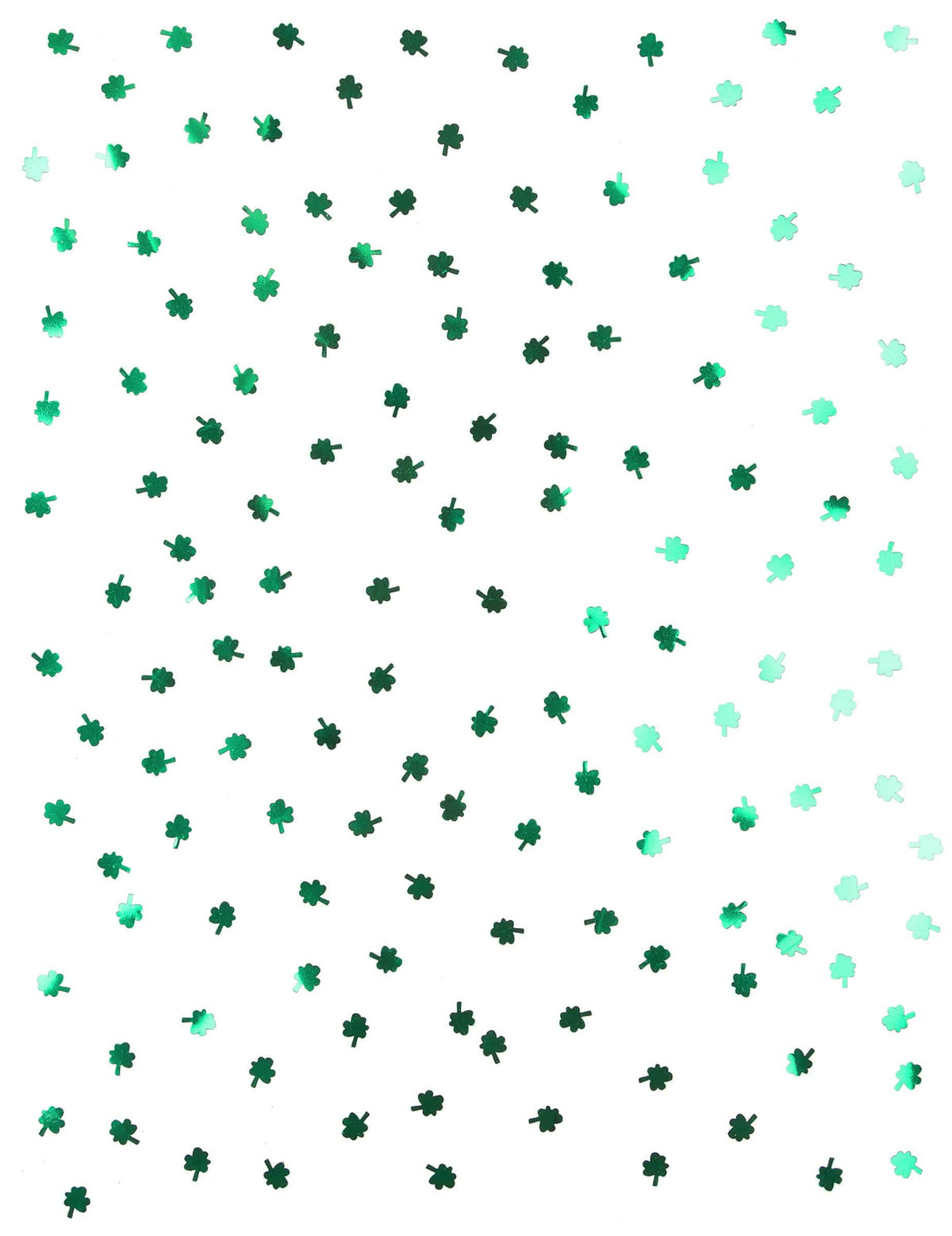 Grande plano sobre a distribuição dos confettis trevos de São Patrício