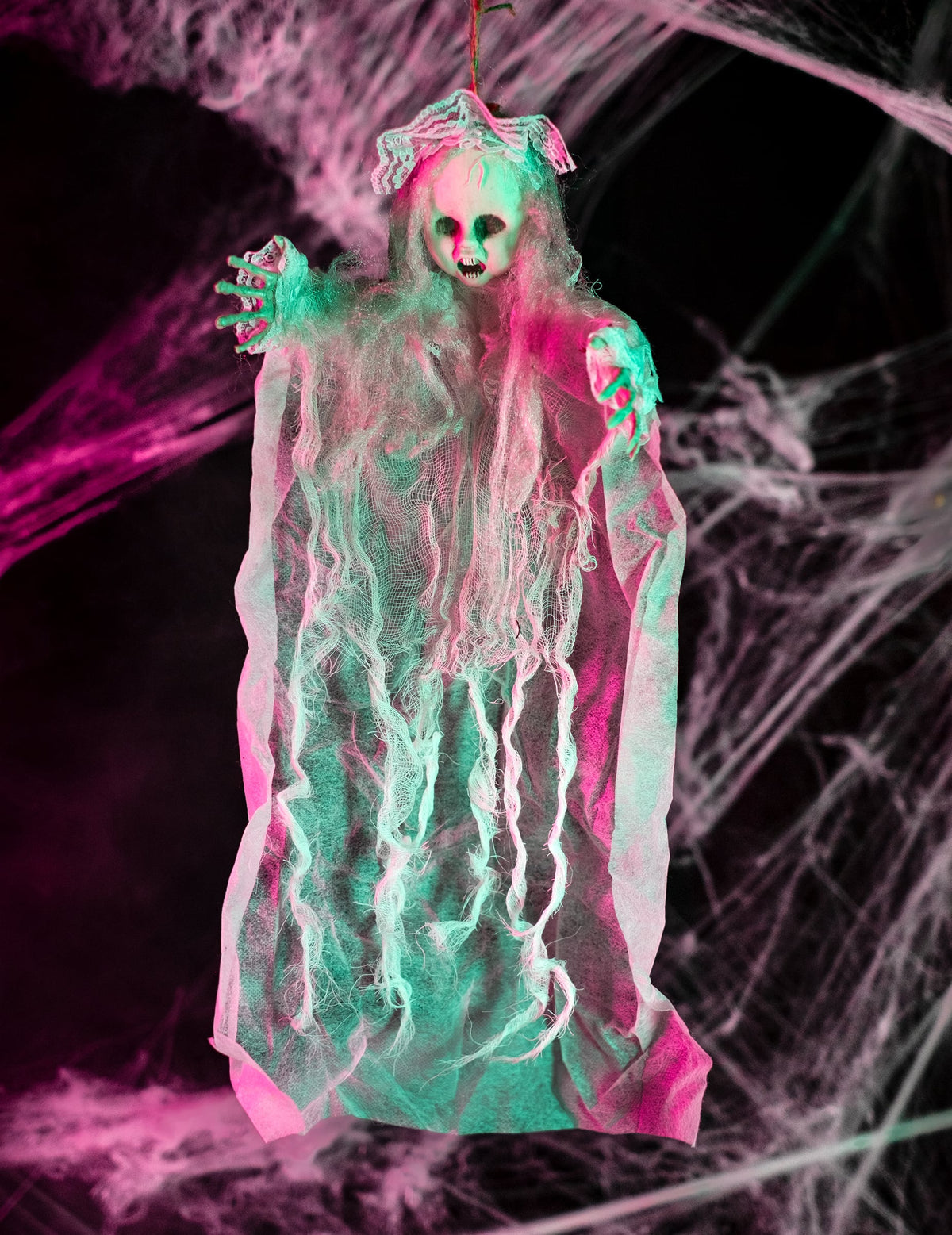 Encenação da decoração suspensa bebé fantasma