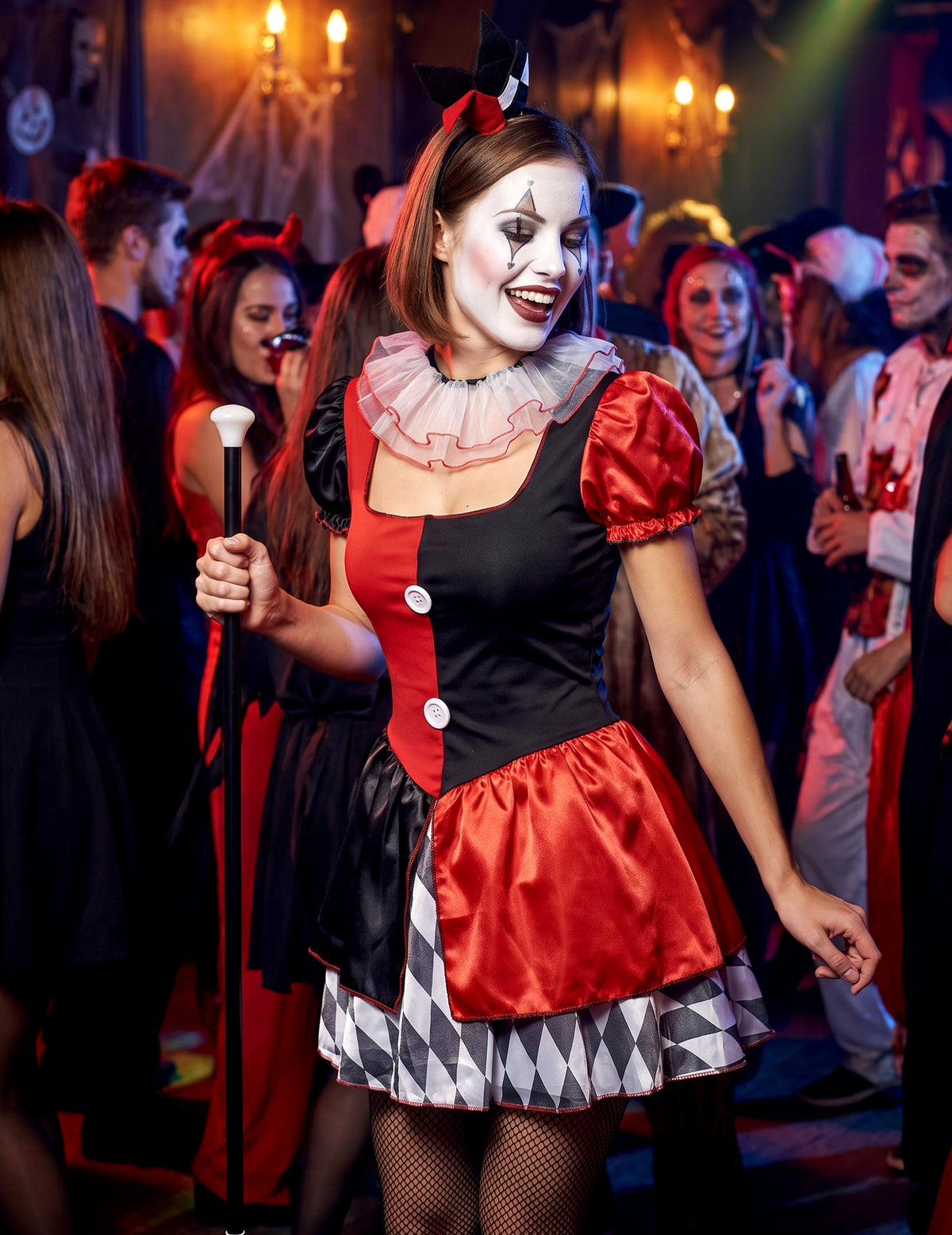 Disfarce arlequim vermelho e preto mulher