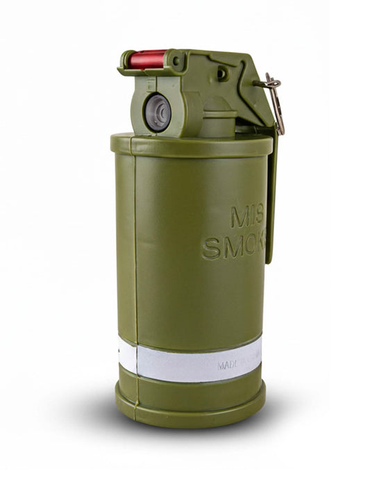Détail du sommet et de la goupille de la fausse grenade avec fumée son et lumière