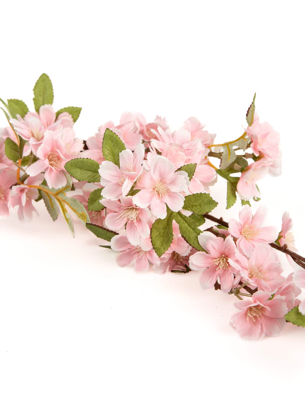 Close-up das flores de cerejeira artificiais estilo sakura