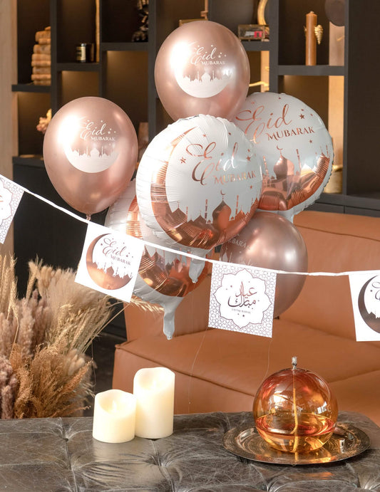 Mise en situation de la guirlande 12 fanions en carton Eid Mubarak