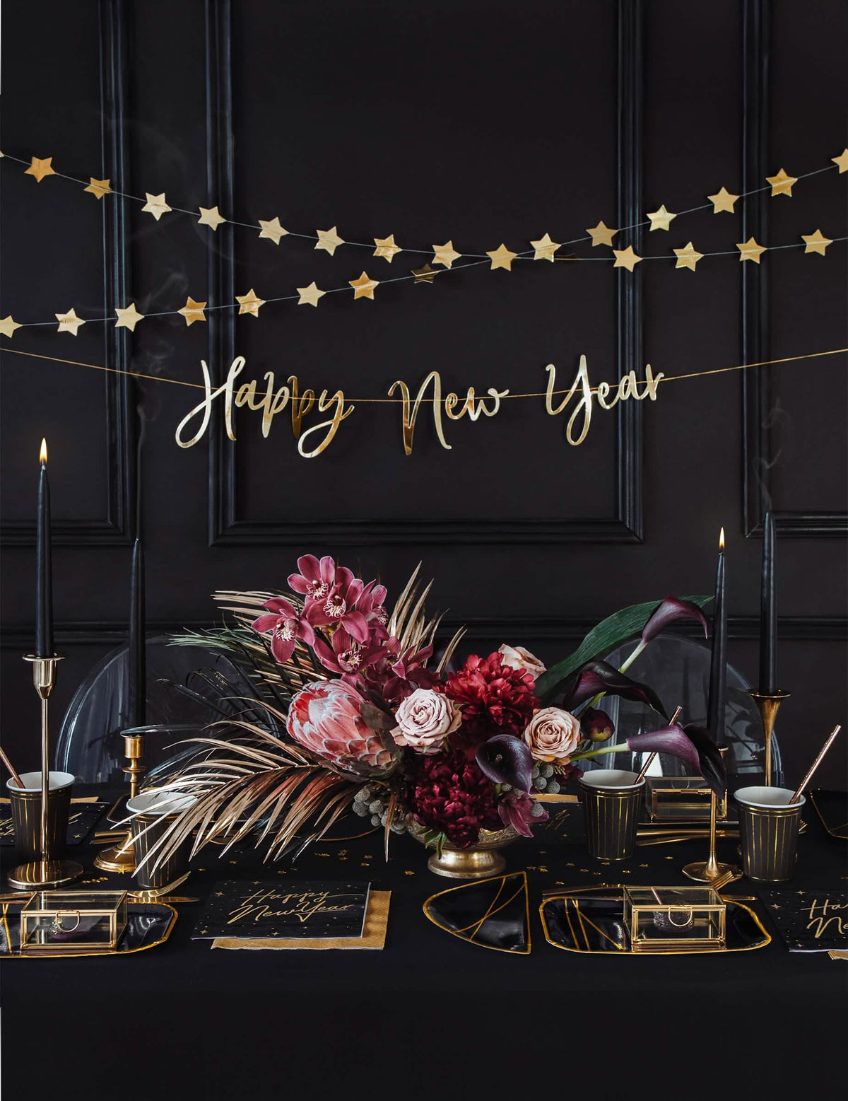 Decoração de mesa da guirlanda em cartão happy new year dourada metalizada