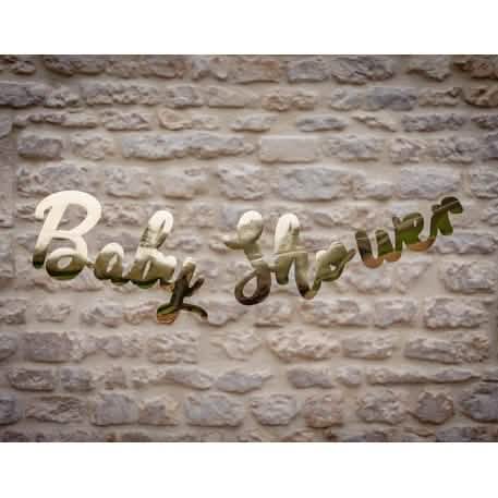 Vue d'ensemble de la guirlande de lettres baby shower dourado metalizado