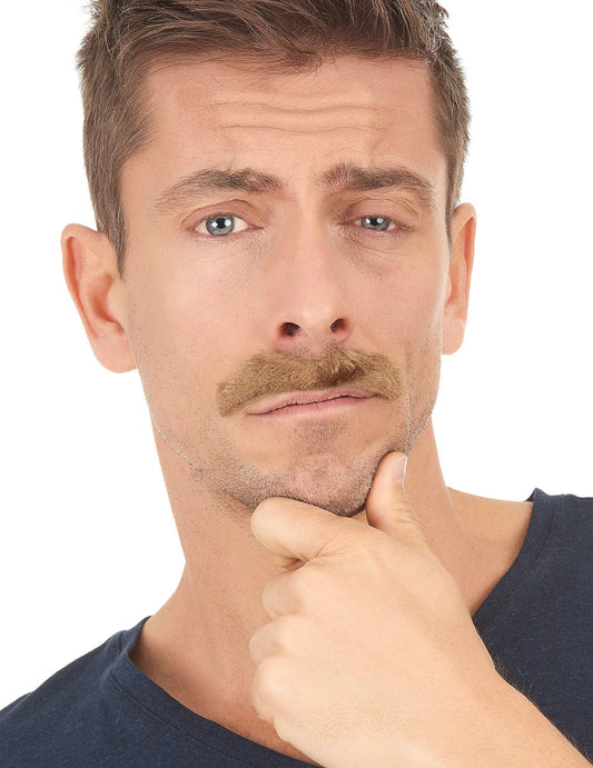 Gros plan sur une moustache du lot de 6 moustaches adhésives pour adulte
