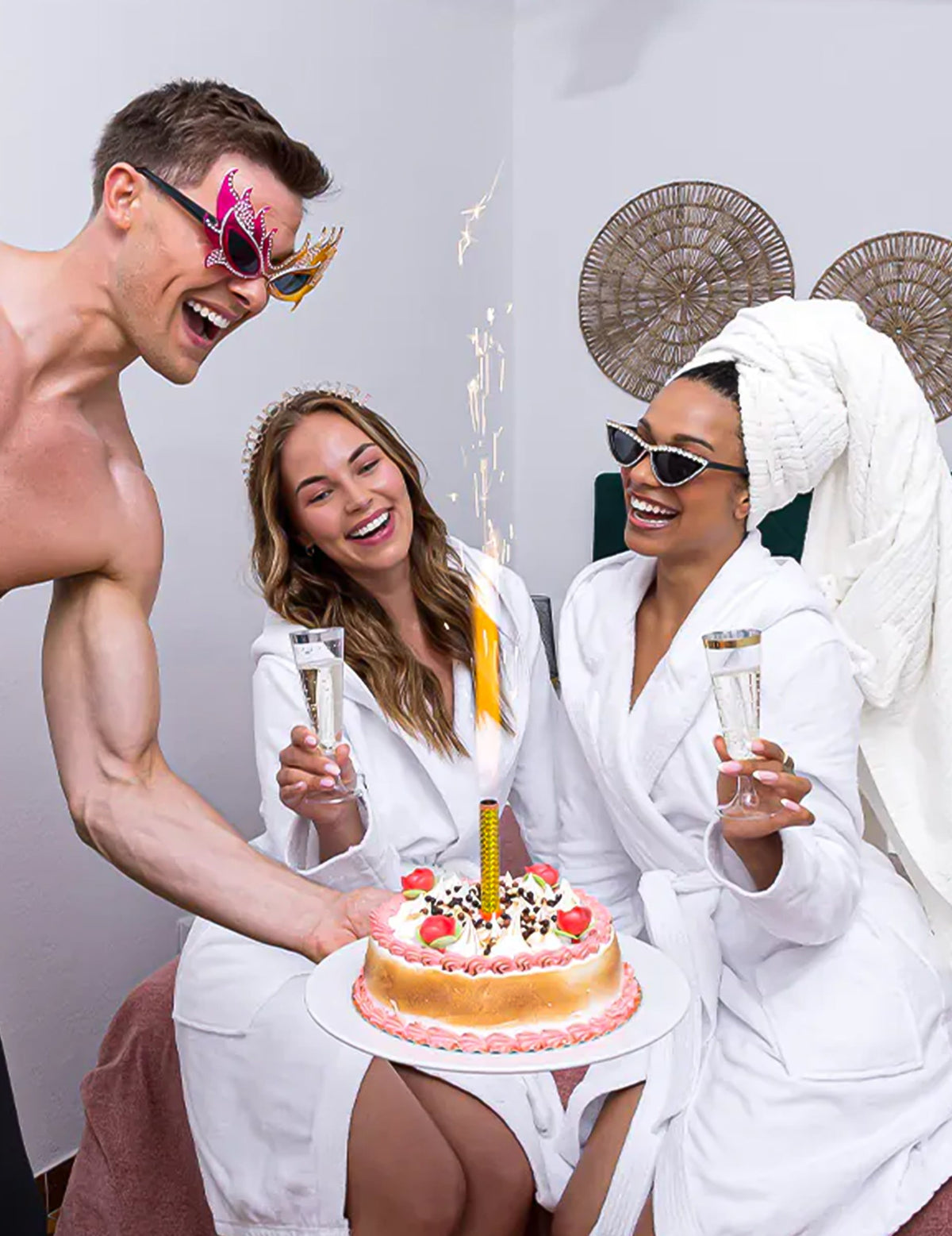 Mise en situation des lunettes glamour à strass pour adulte