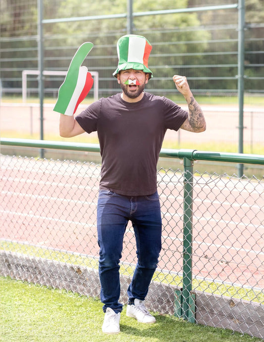 Mise en situation de la moustache supporter Italie pour adulte