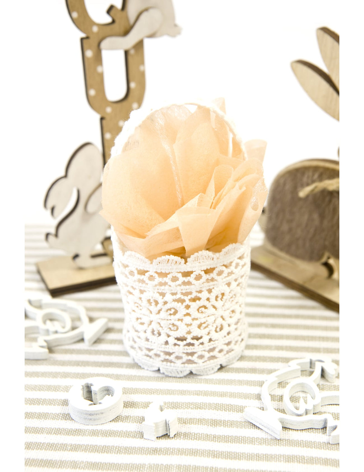 Cesto de renda para casamento branco com asa