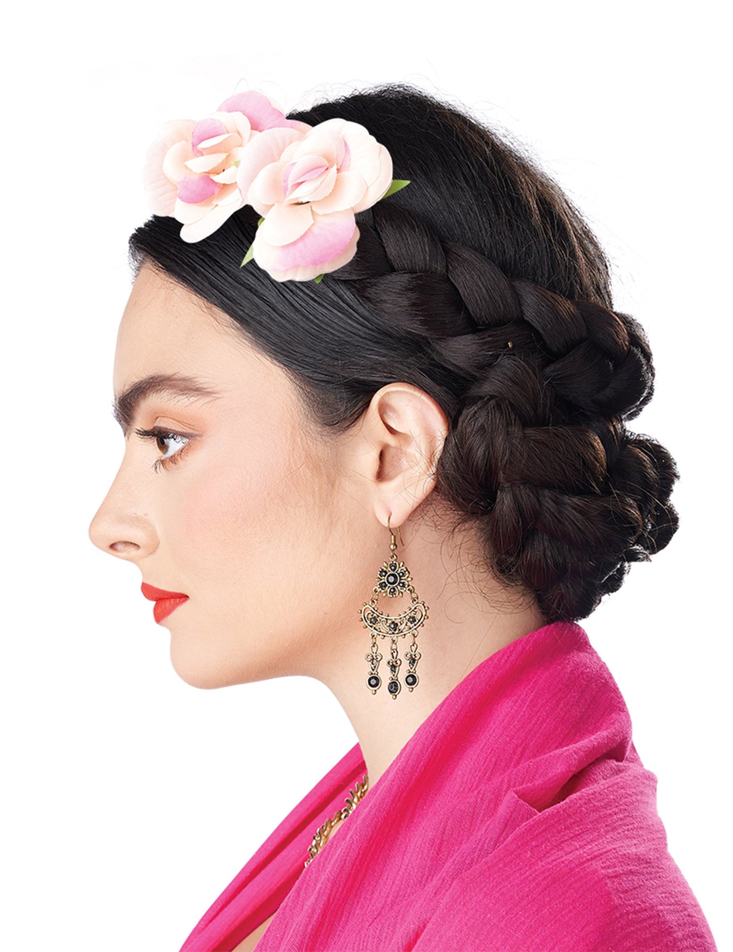 Vue de profil de la perruque tresses enroulées avec fleurs pour femme