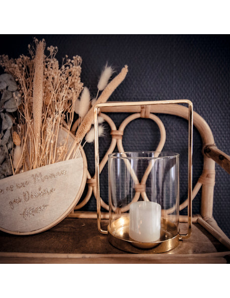 Mise en situation du photophore en verre pour mariage doré cadré