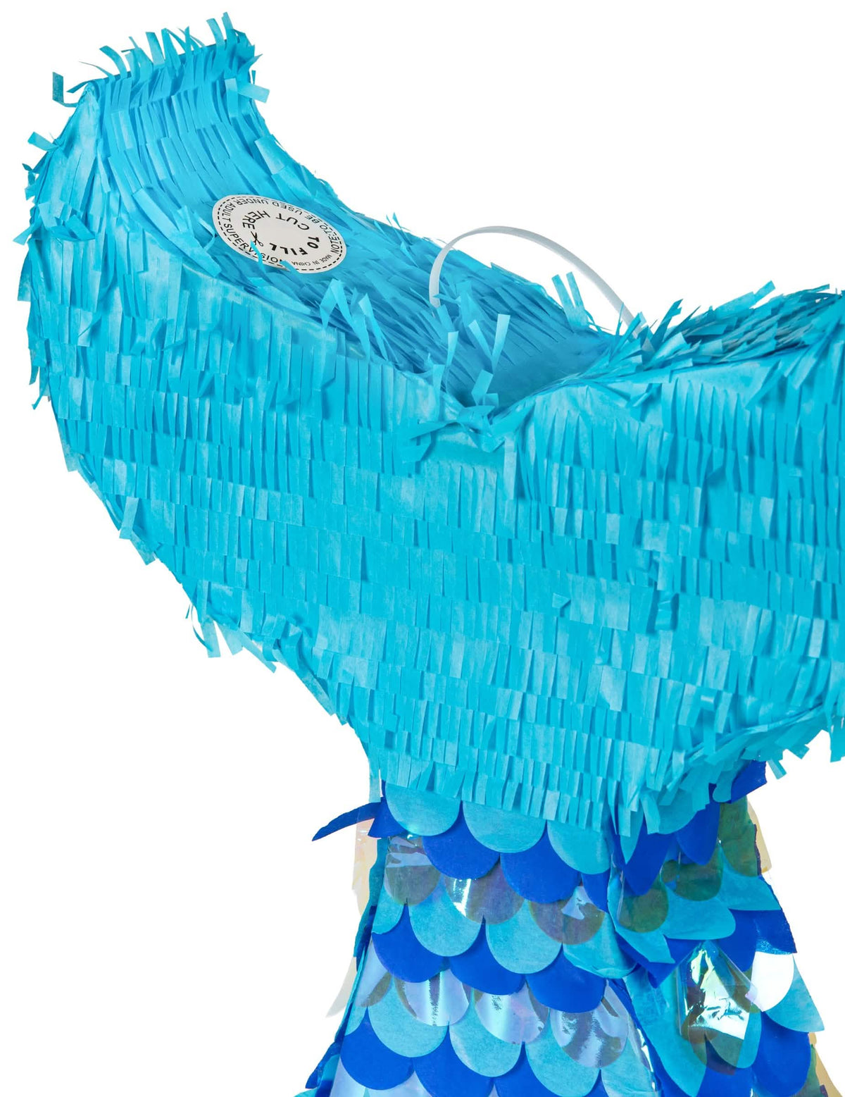 Detalhe do sistema de enchimento e da pega da piñata cauda de sereias