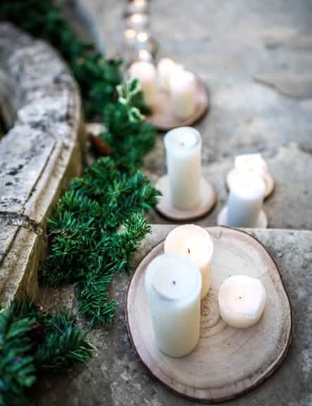 Mise en situation avec bougies du rondin de bois naturel pour décoration