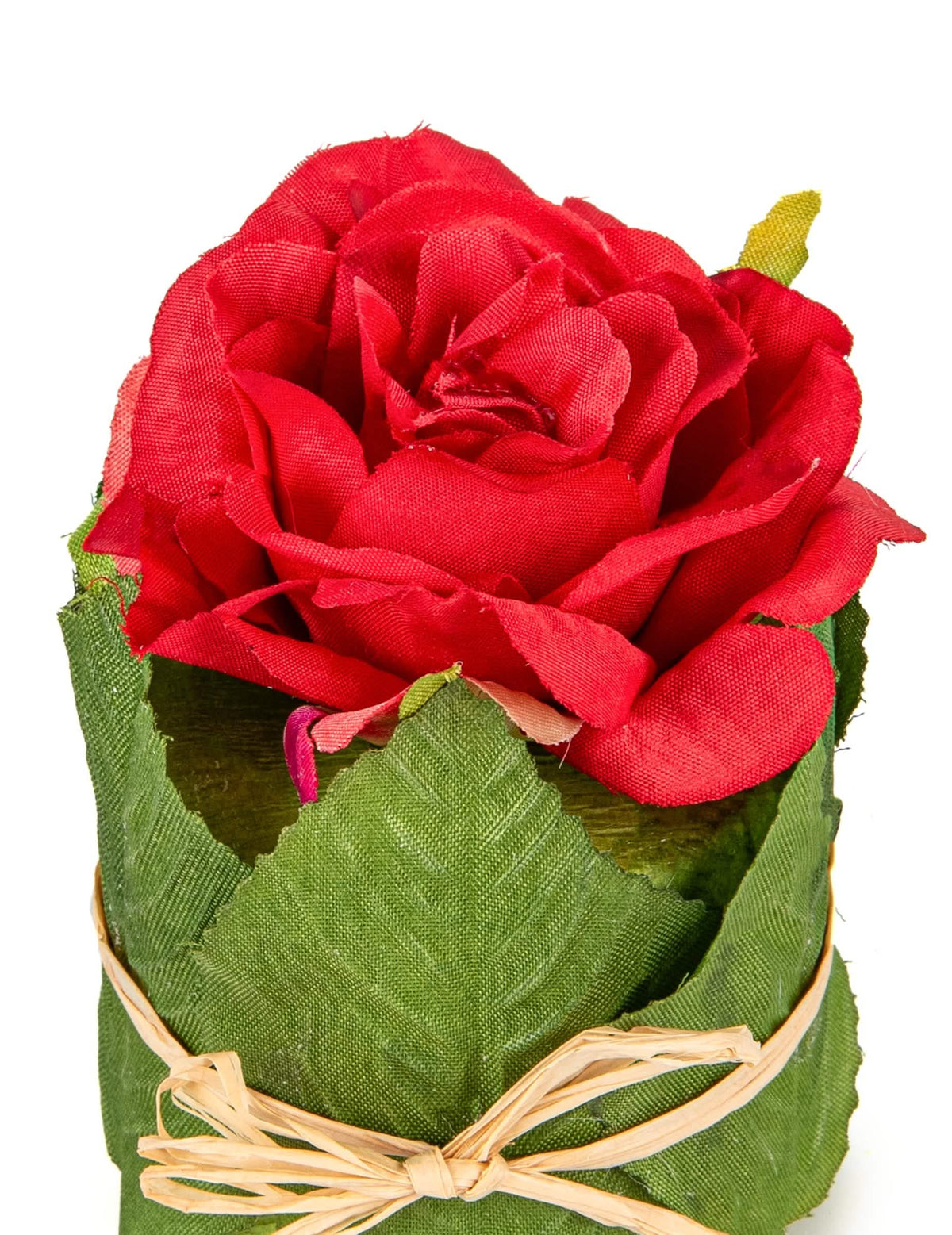 Grande plano na flor da cor de rosa num vaso com folhagem para casamento