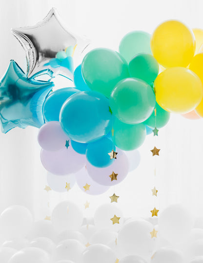 Mise en situation des ballons en latex pastel pour fête turquoise