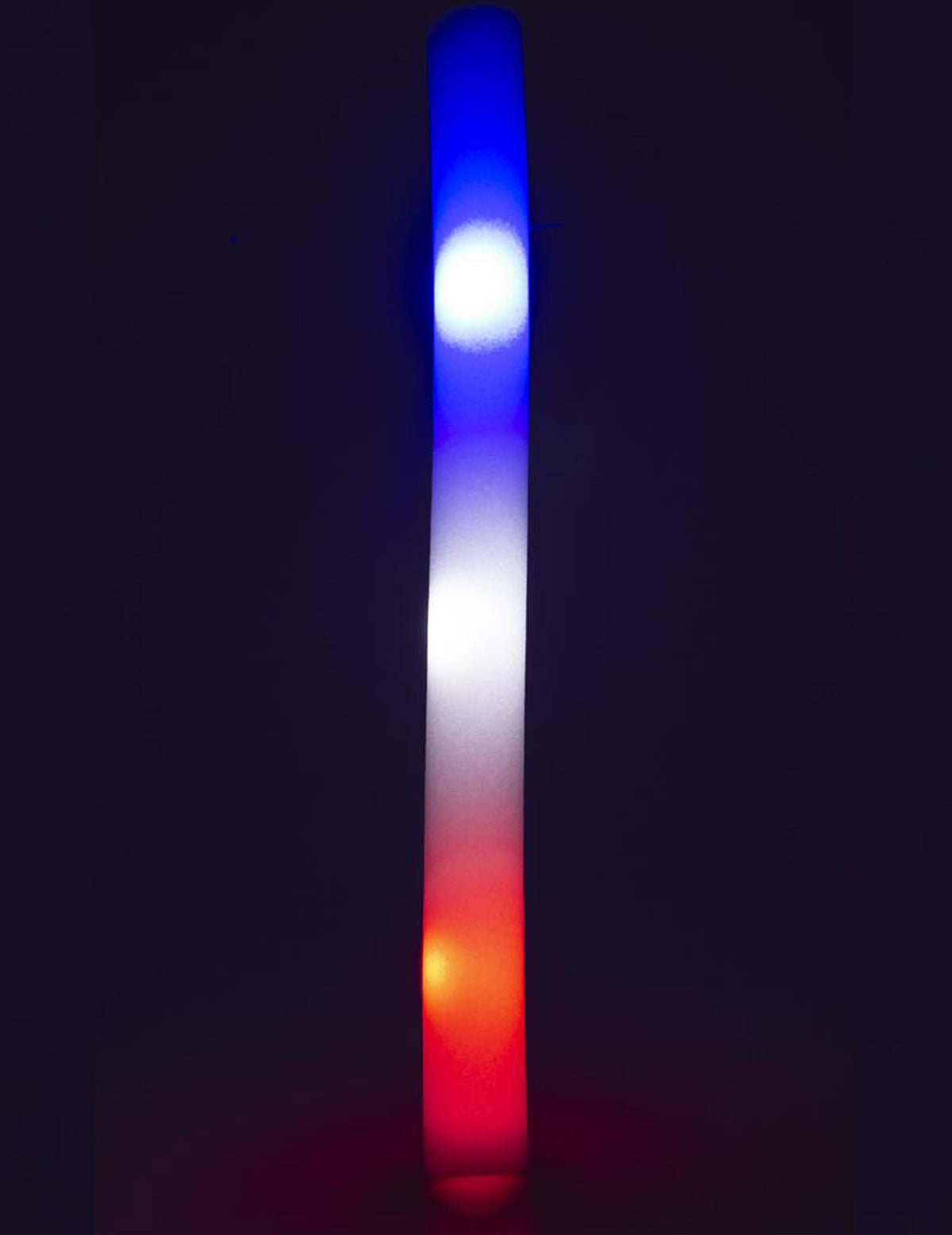 Effet lumineux dans le noir du bâton lumineux LED en mousse France