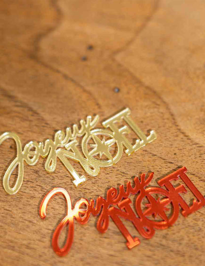 10 confetis Feliz Natal vermelho e dourado 6,5 x 3,5 cm