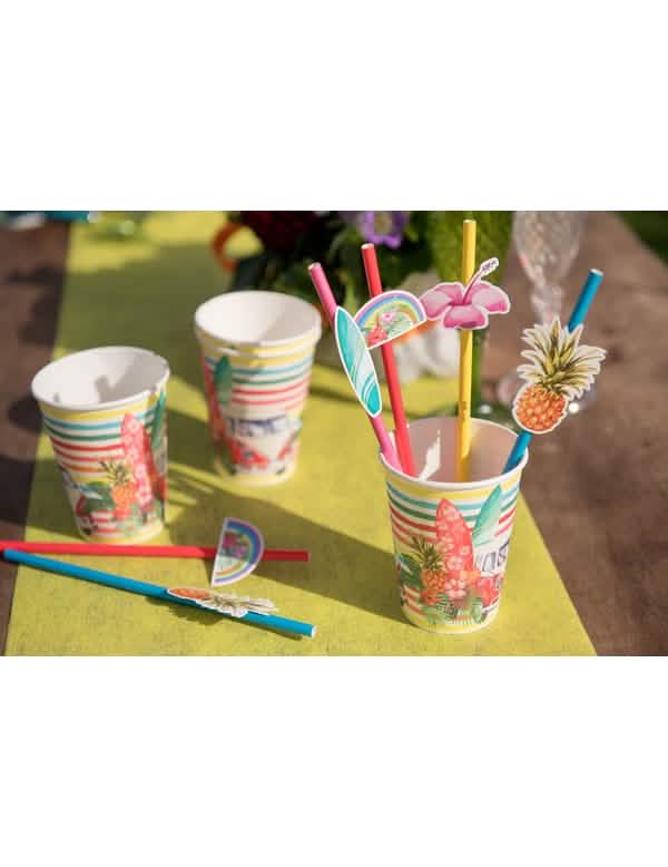 Mise em situação com palhinhas decorativas do copo de cartão Aloha
