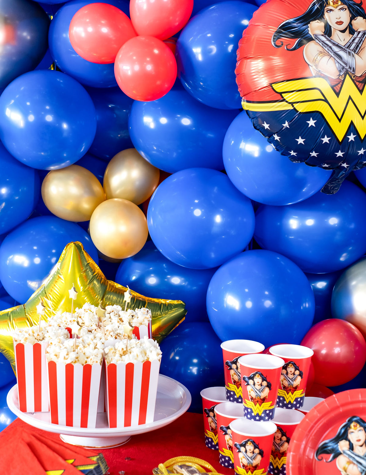Mur de ballons en arrière-plan des ballons en latex pastel navy bleu marine