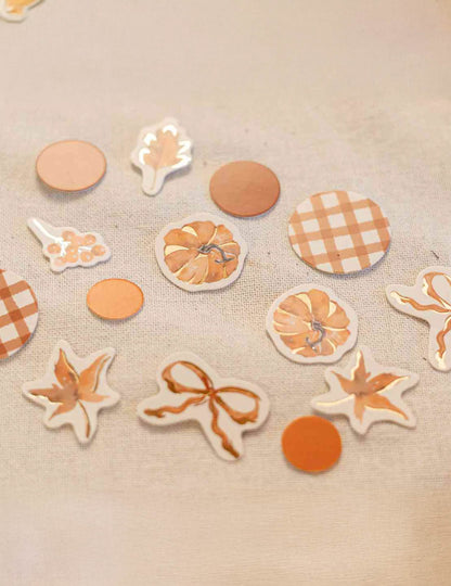100 confetis Cottage Living em papel creme terracota e ouro 3 cm