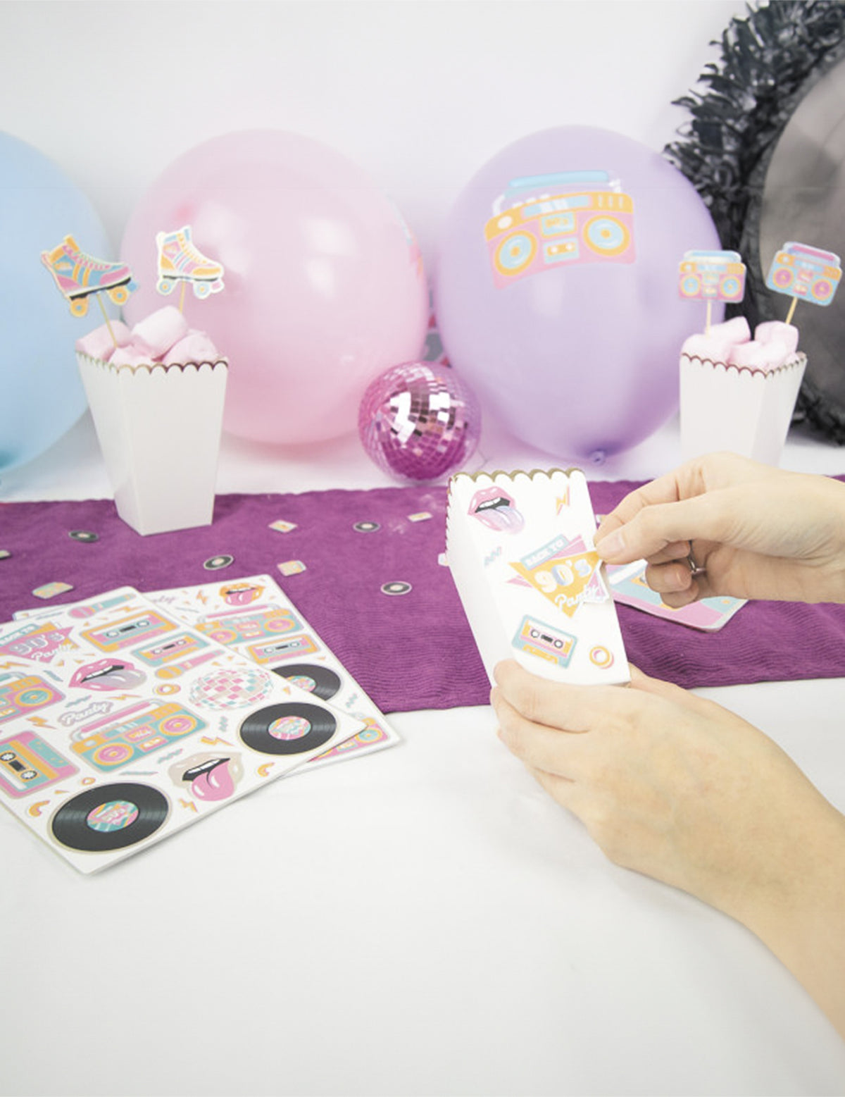 Mise en situation de l'utilisation des stickers années 90