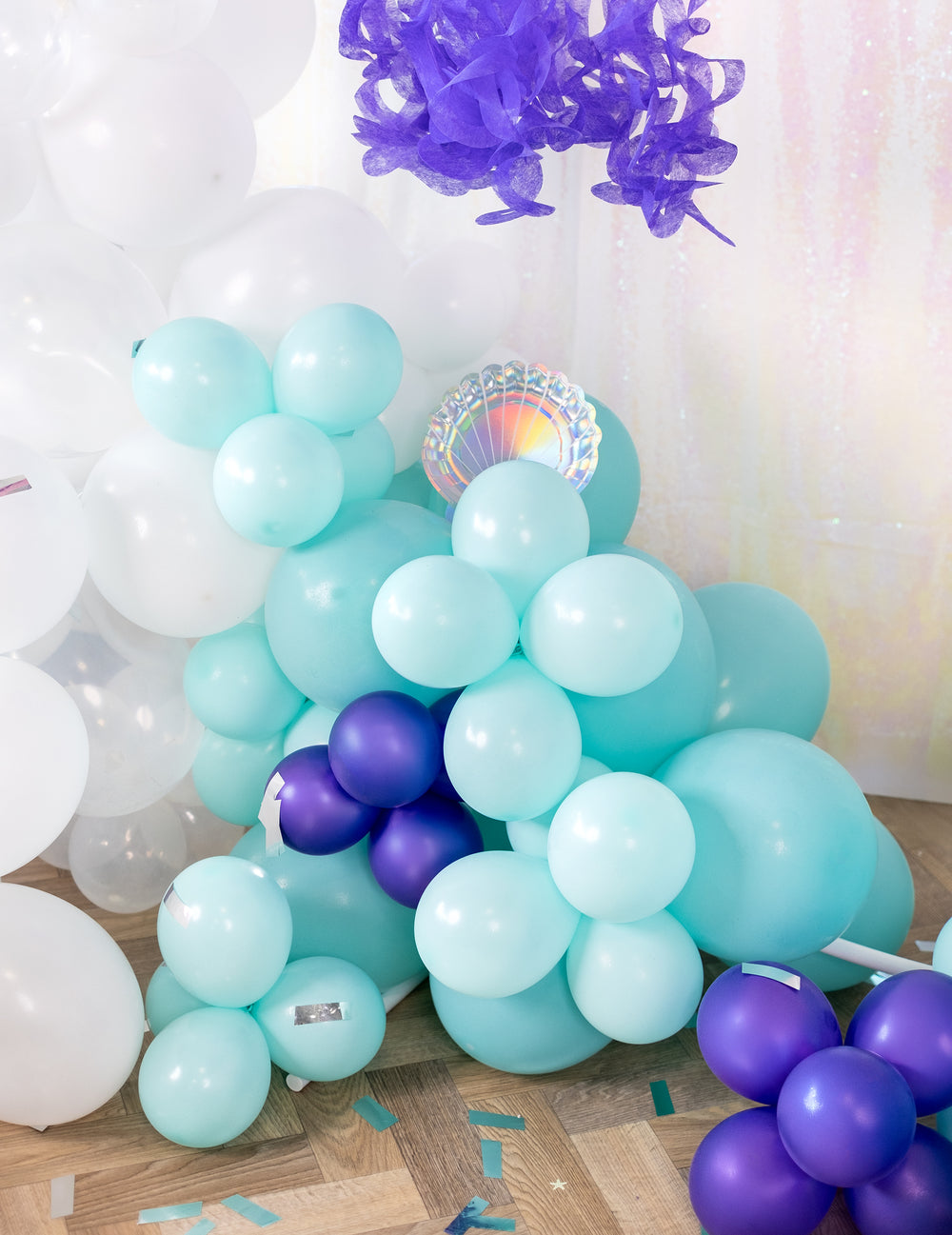 Mise en situation dans une arche des ballons menthe pour fête