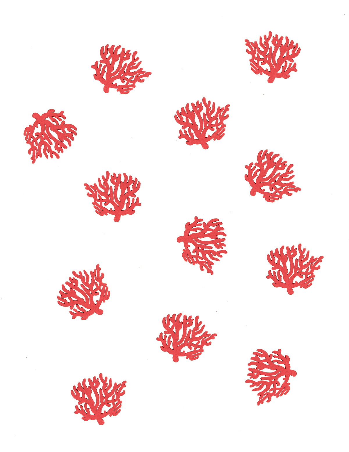 Confettis en bois corail pour décoration de table rouge thème marin