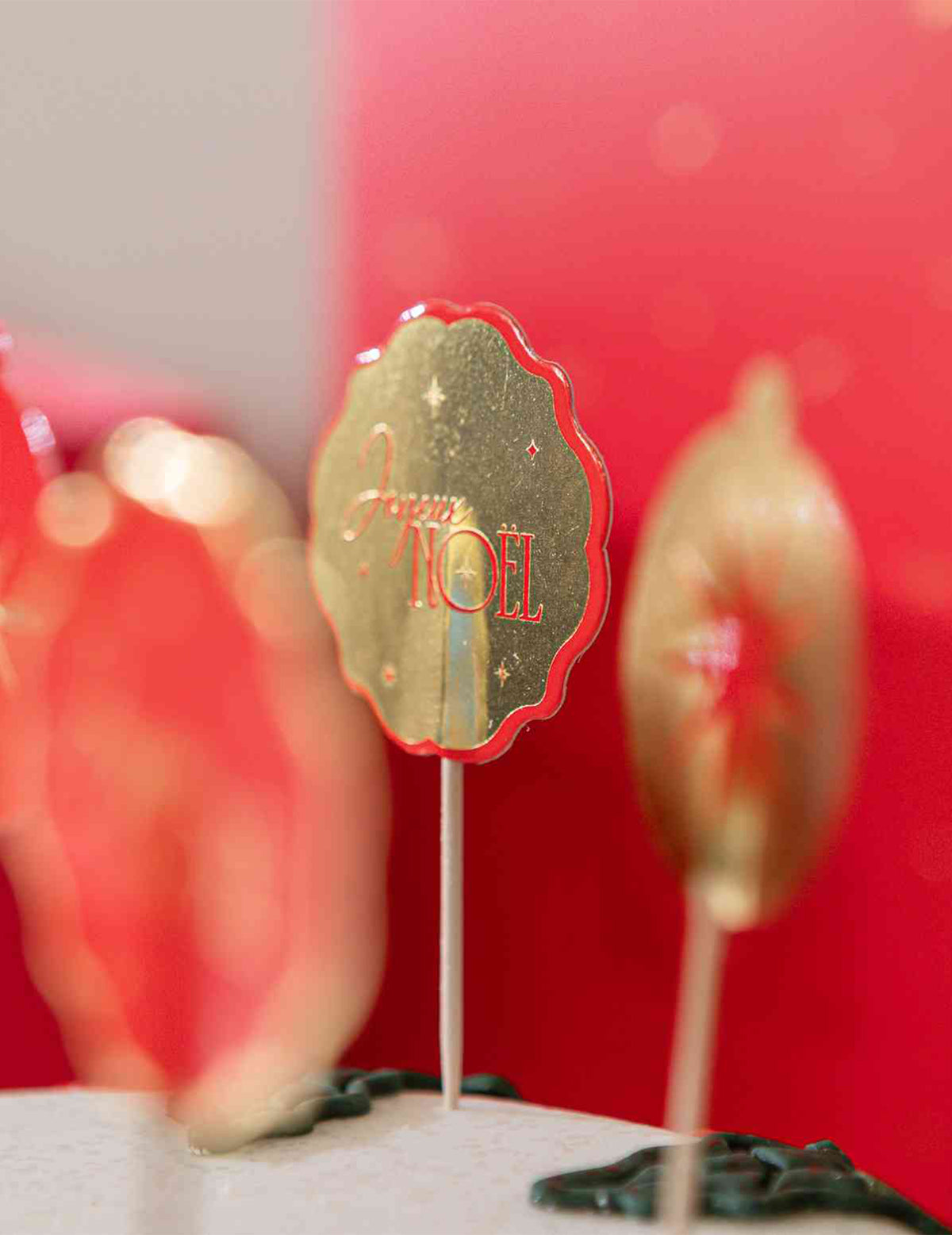 12 palitos Feliz Natal intemporal vermelho e dourado 9 cm