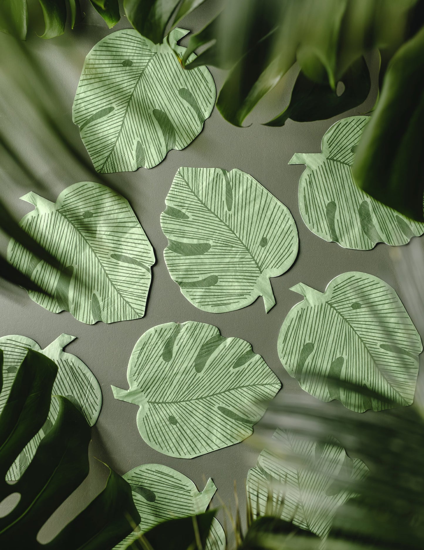 12 guardanapos de papel folha de monstera verdes 29,1 x 36 cm