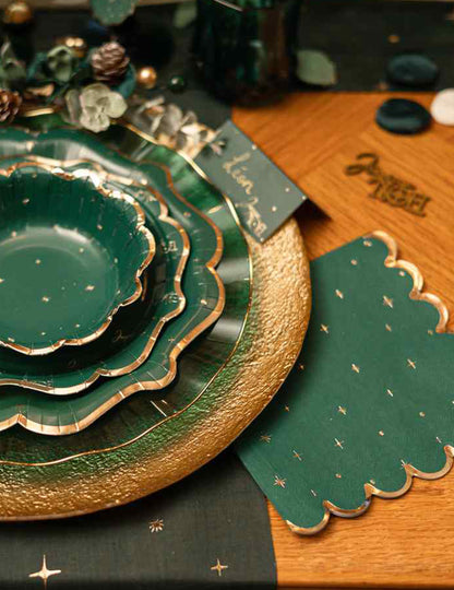 16 guardanapos de Natal atemporal verde-inglês e dourado 33 x 33 cm