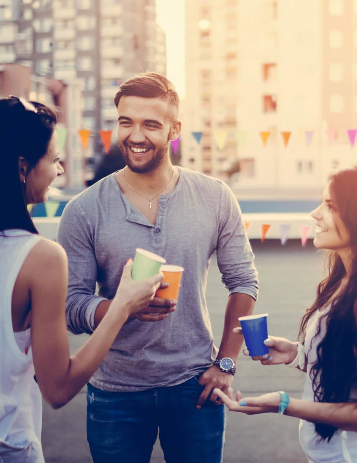 Cenário dos copos americanos de cartão reciclável para festa azuis