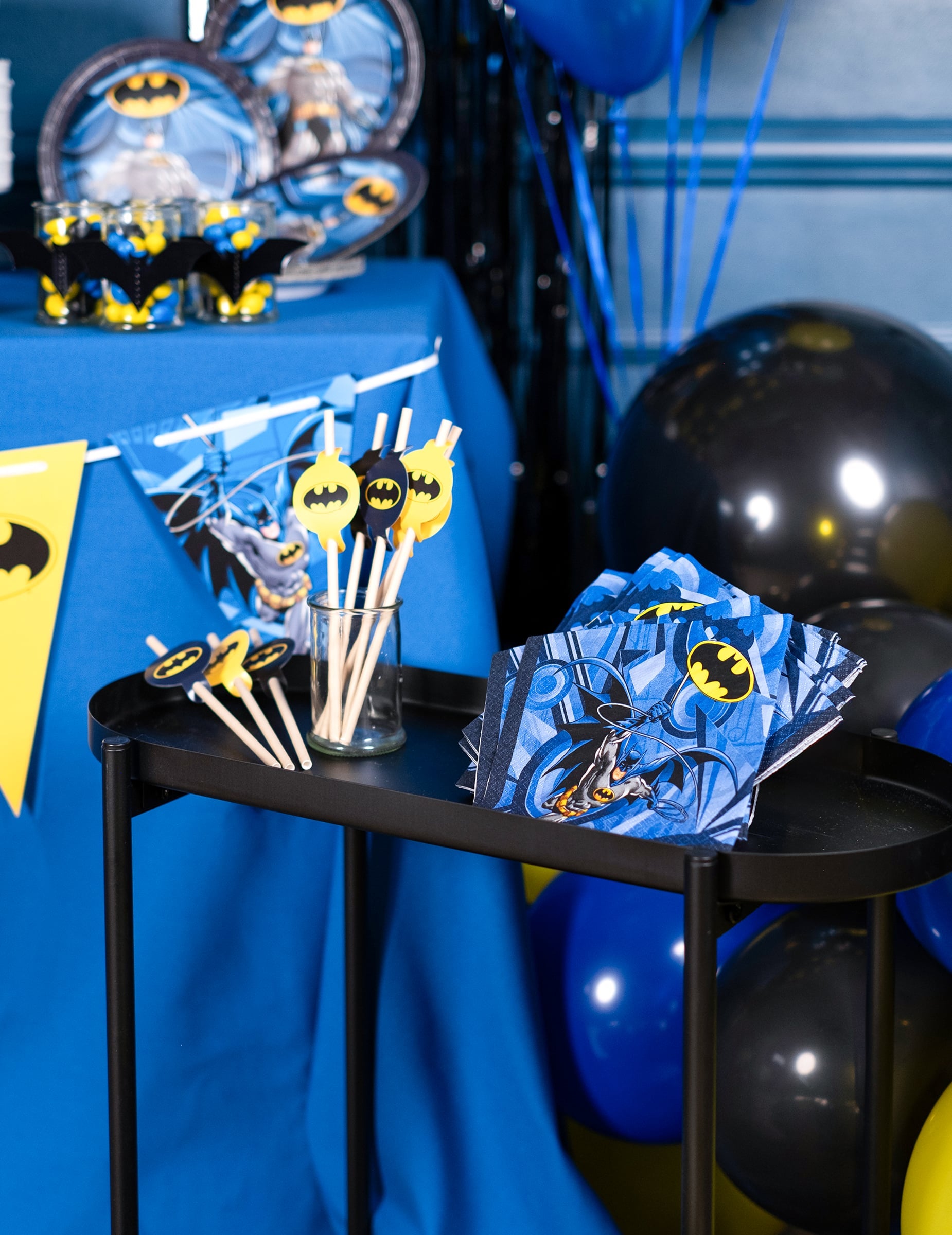 Mise en scène festive des serviettes en papier Batman